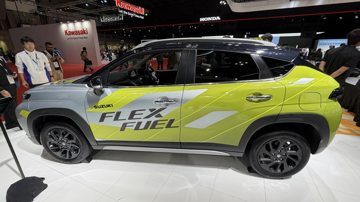 Japan Mobility Show 2025: Suzuki Fronx FFV Concept Unveiled | Flex