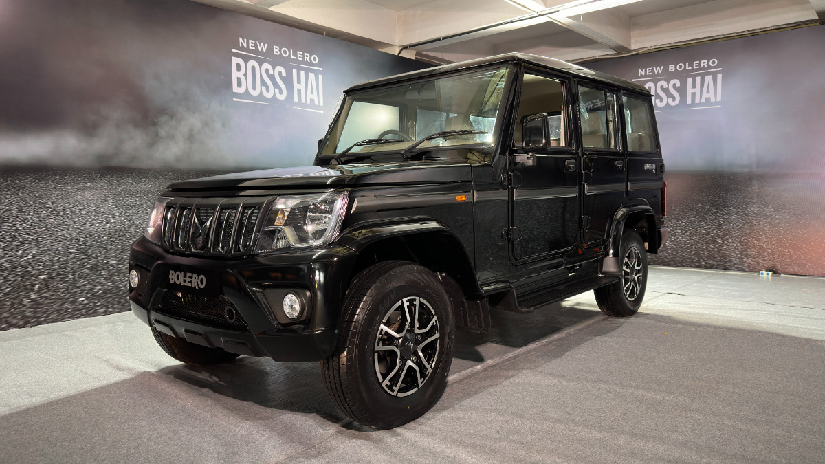 2025 Mahindra Bolero Classic exterior front view image