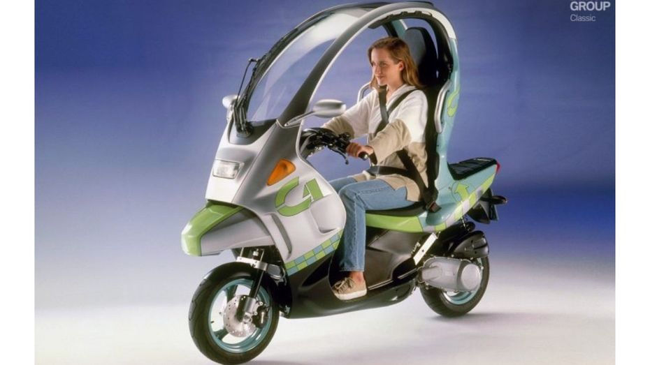 This BMW Motorrad Concept Electric Scooter Makes Helmets Unnecessary, details