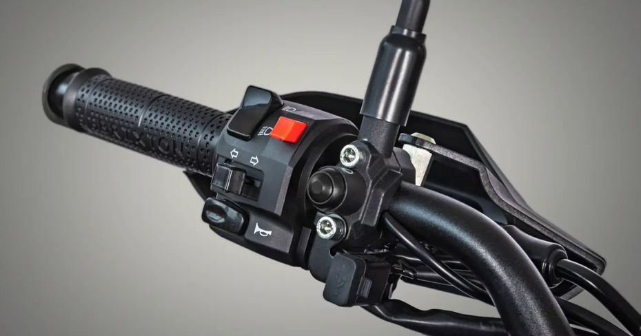 Brixton Crossfire 500 Storr switchgear