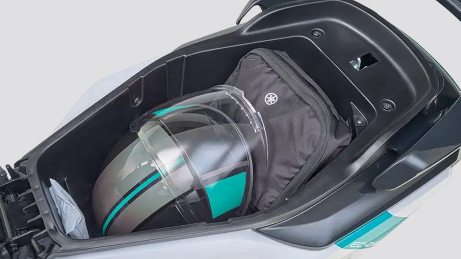 Yamaha EC-06 Underseat Storage Space