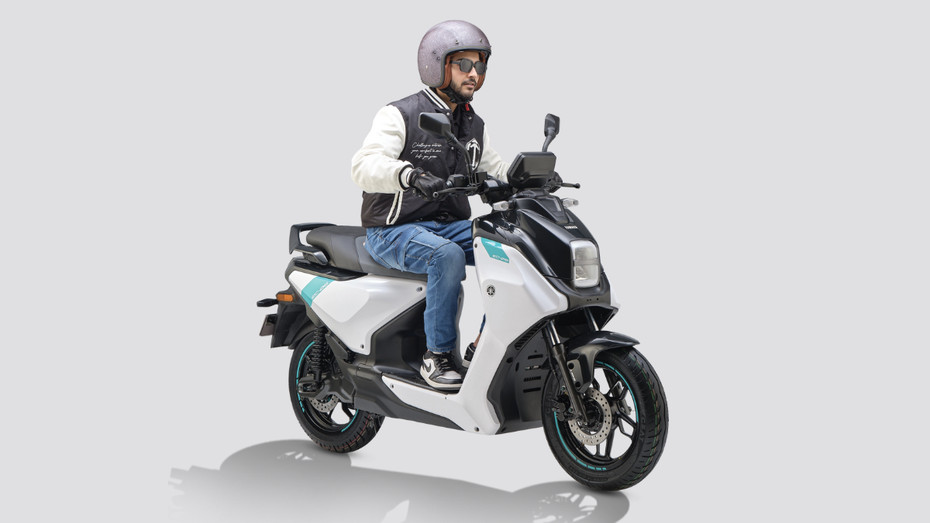 Yamaha EC-06 Riding Shot