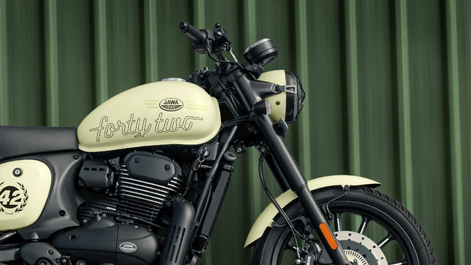 Jawa 42 New Colour