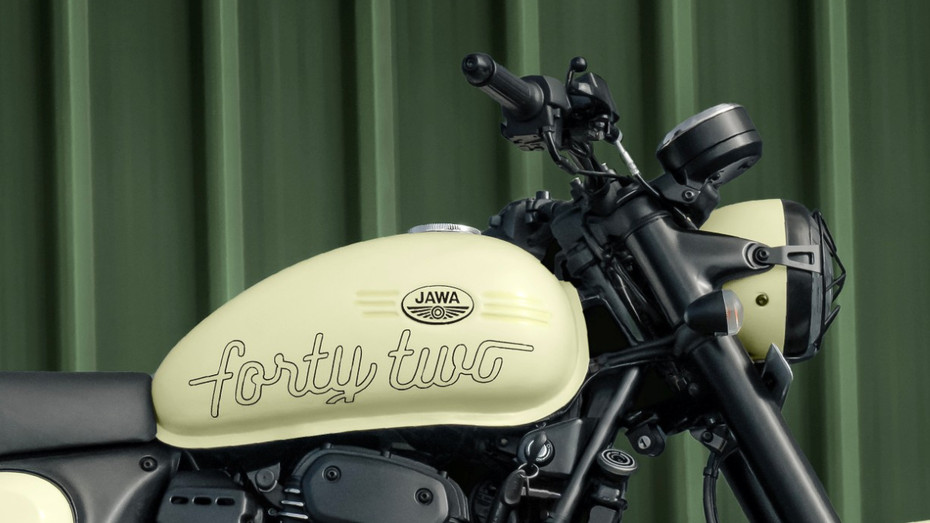 Jawa 42 New Colour