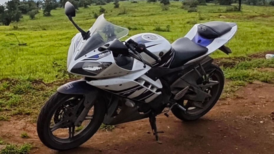 Yamaha R15 V2