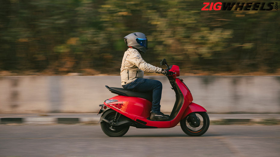 Bajaj Chetak C2501 Handling