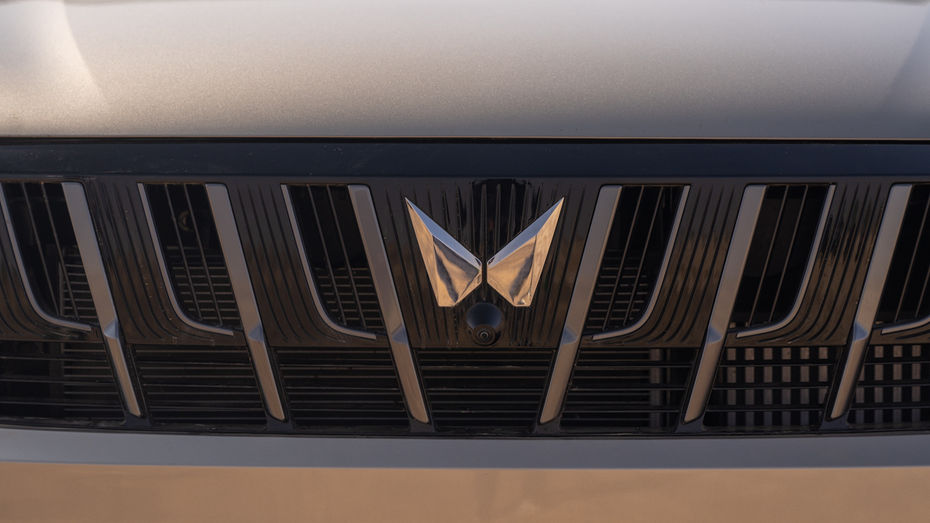 Mahindra XUV 7XO