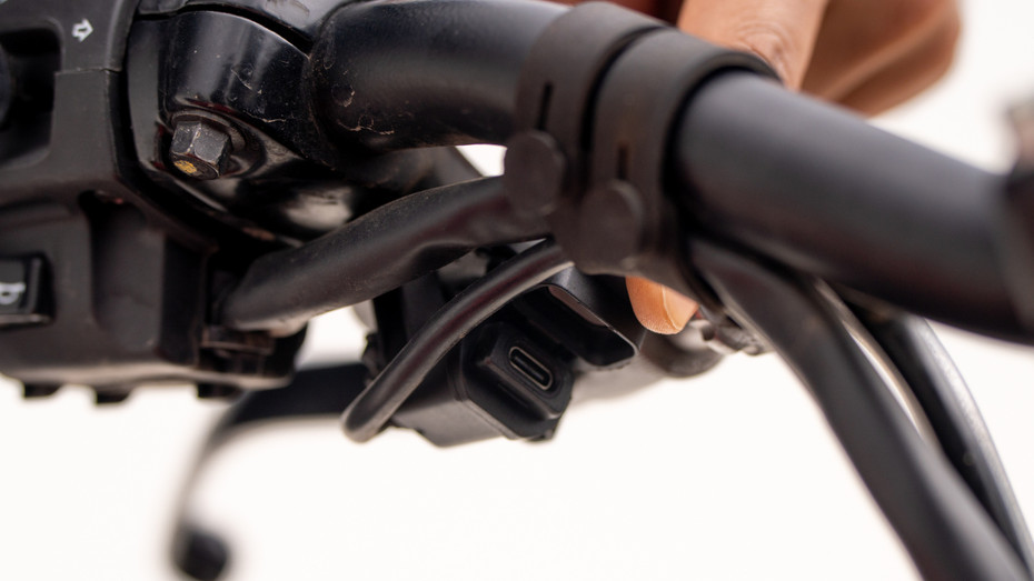 Royal Enfield Hunter 350 USB Charging Port