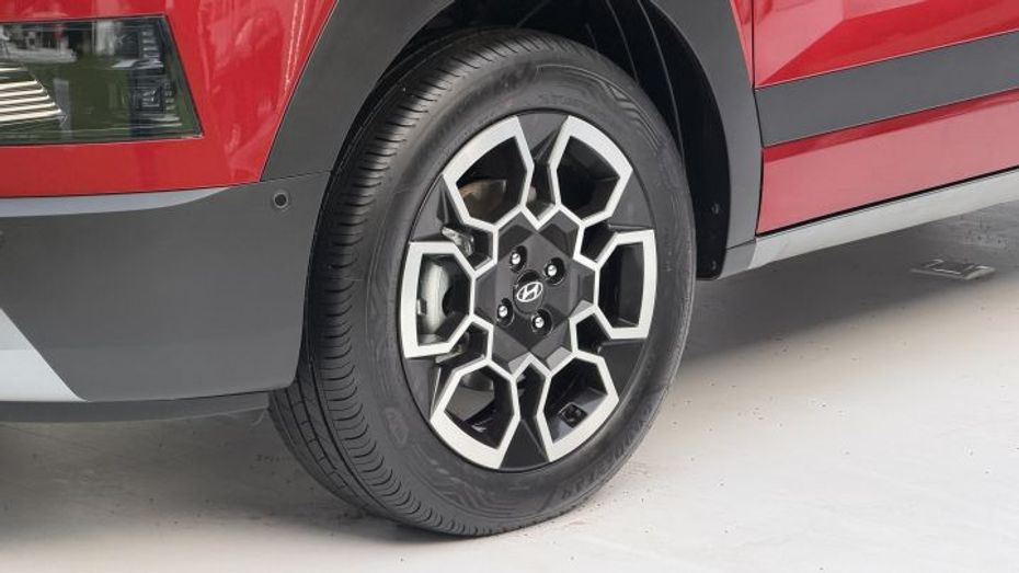 https://www.zigwheels.com/hyundai-cars/bayon/