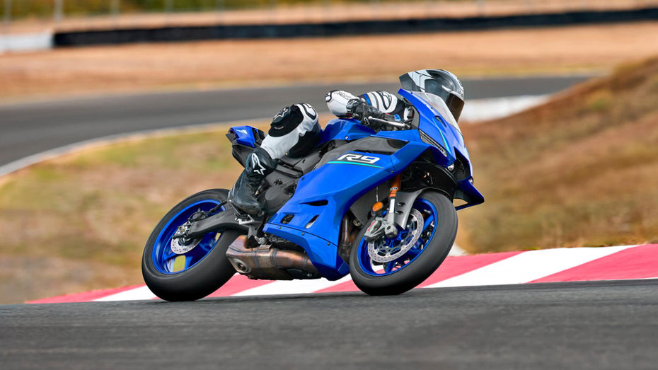 Yamaha R9