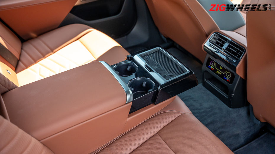 BMW i5 LWB Rear Center Armrest
