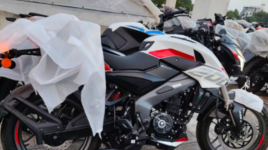Upcoming Bajaj Pulsar NS400Z & NS200 To Get Smarter: Spotted At A Dealership Upcoming Bajaj Pulsar NS400Z & NS200 To Get Smarter: Spotted At A Dealership