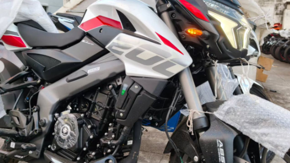 Upcoming Bajaj Pulsar NS400Z & NS200 To Get Smarter: Spotted At A Dealership Upcoming Bajaj Pulsar NS400Z & NS200 To Get Smarter: Spotted At A Dealership