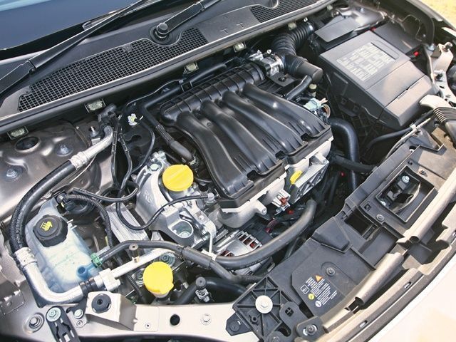 Renault Fluence Engine Shot