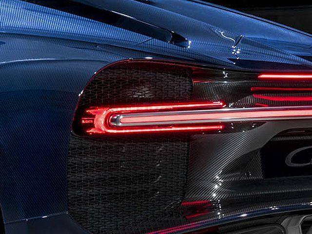 Bugatti-Chiron-Taillight