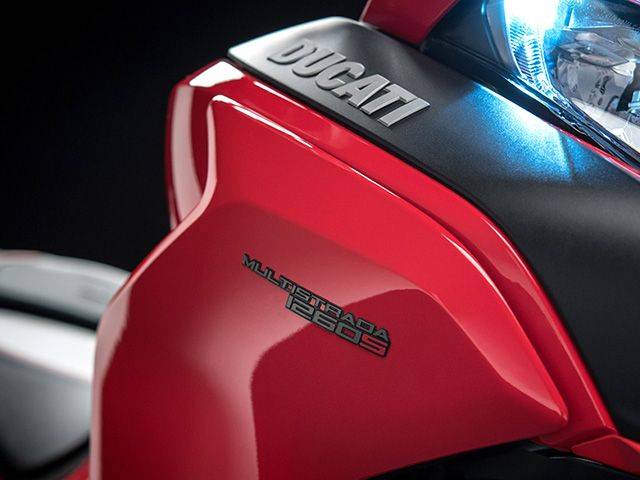 Multistrada-1260-Model-Name-View