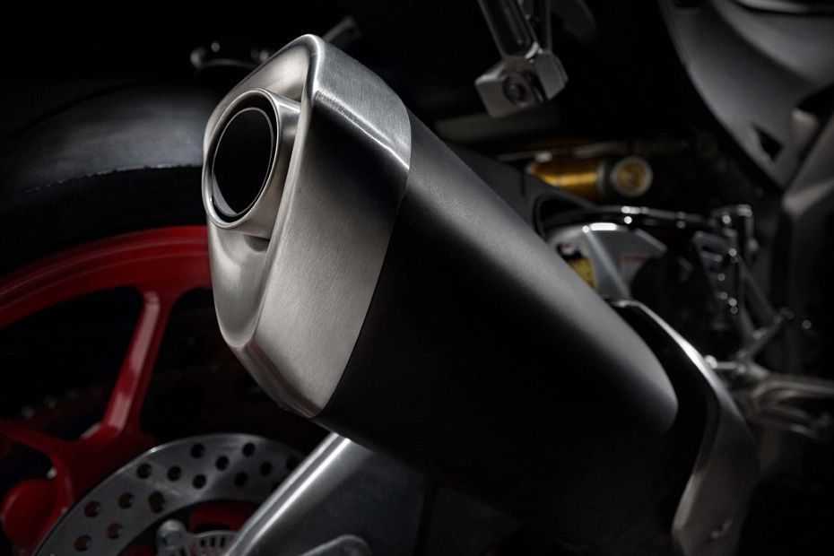 Exhaust View of RSV4