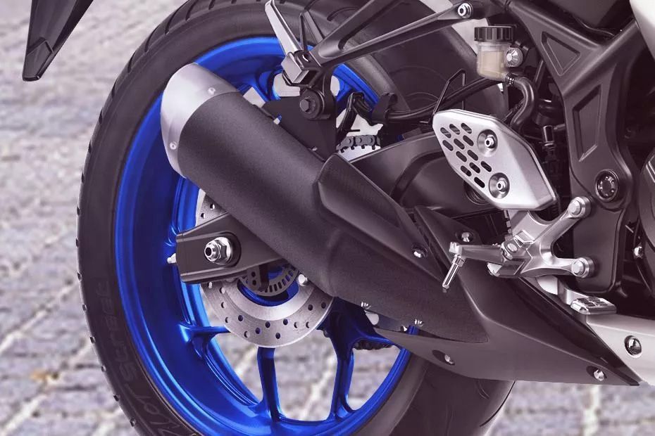 Exhaust View of YZF R3