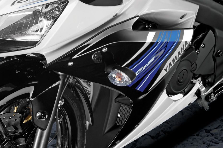 Front Indicator View of YZF R15S