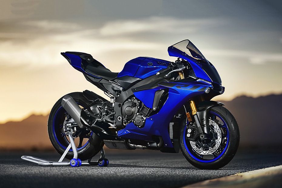 Front Right View of YZF R1