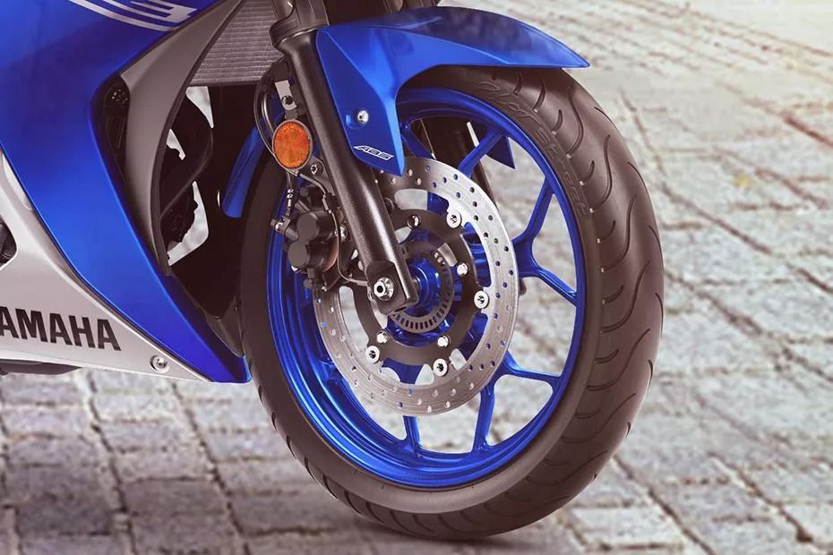 Front Tyre View of YZF R3