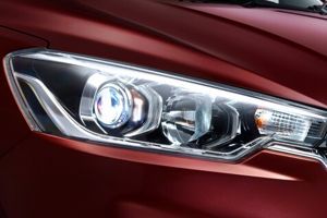 Headlamp Image of Ertiga