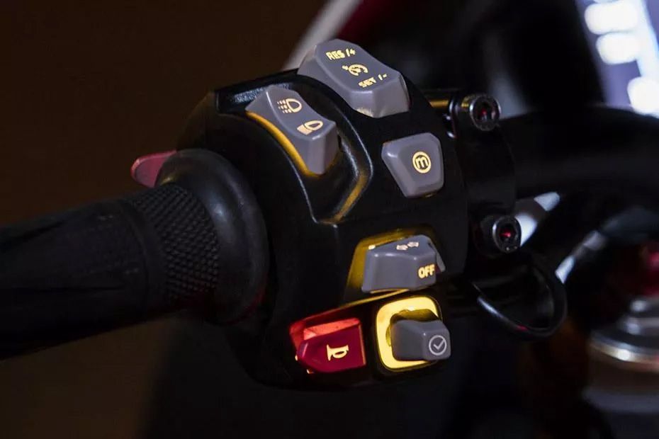 Indicator Controller of Speed Triple