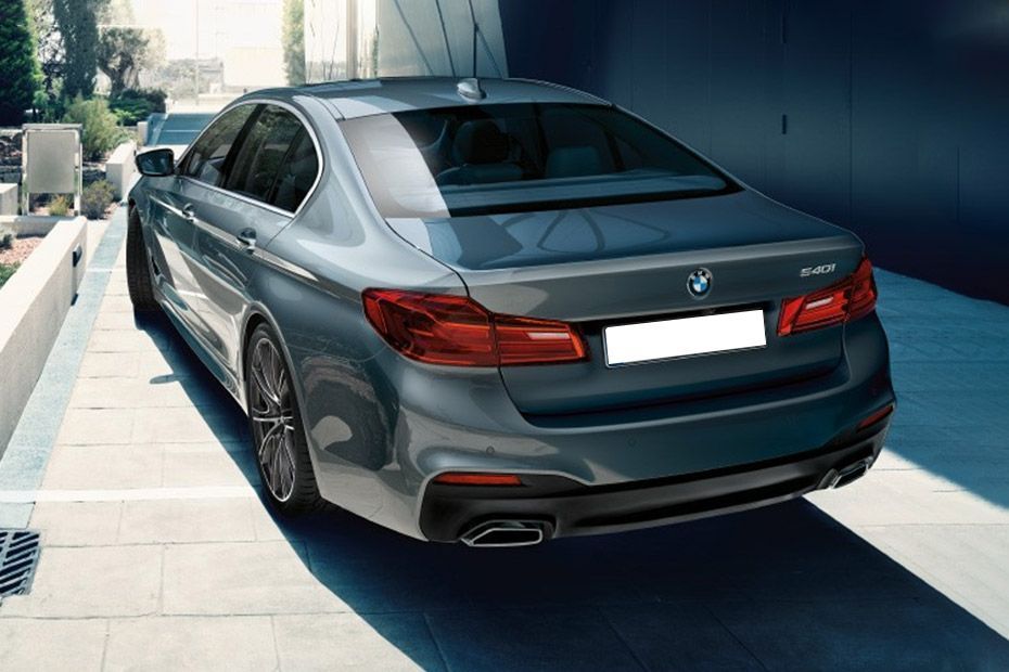 Rear 3/4 left Image of 5 Series
