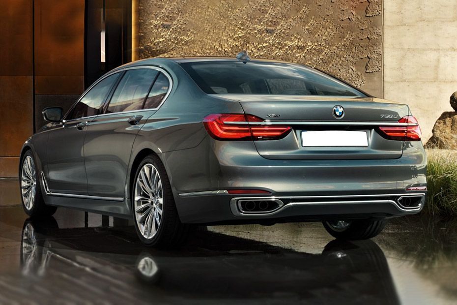 Rear 3/4 left Image of 7 Series