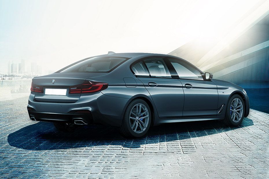 Rear 3/4 Right Image of 5 Series