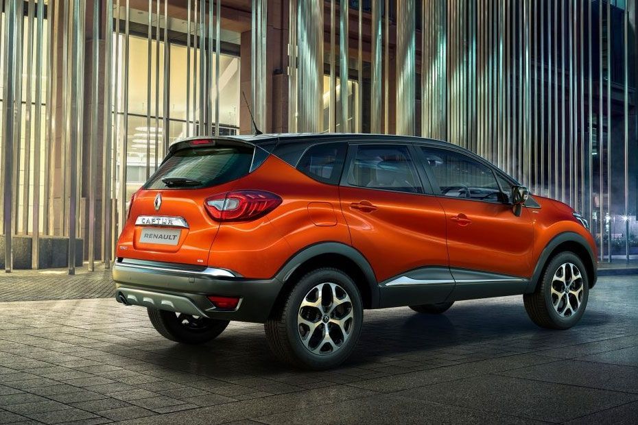 Rear 3/4 Right Image of Captur