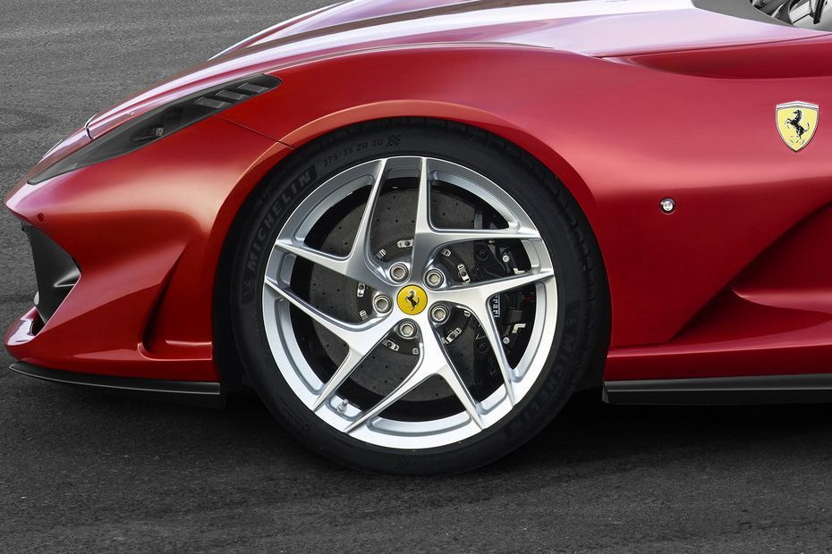 Wheel arch Image of 812 Superfast