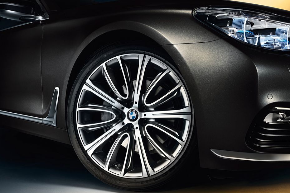 Wheel arch Image of 7 Series