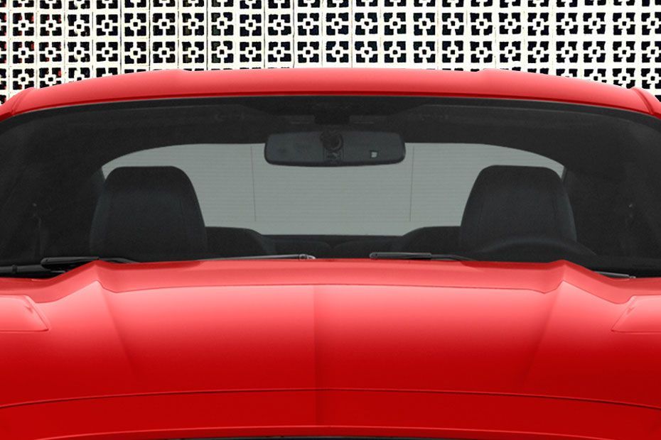 Wiper with full windshield Image of Mustang
