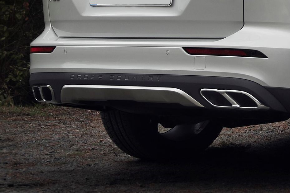 Exhaust tip Image of V60 Cross Country