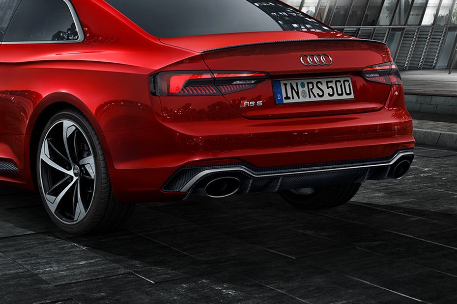 Exhaust tip Image of RS5
