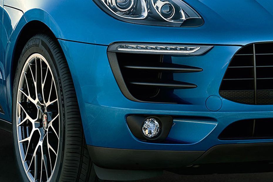 Fog lamp with control Image of Macan