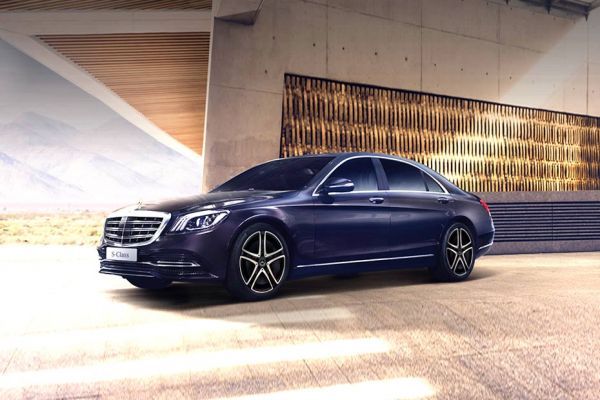 Front 1/4 left Image of S-Class