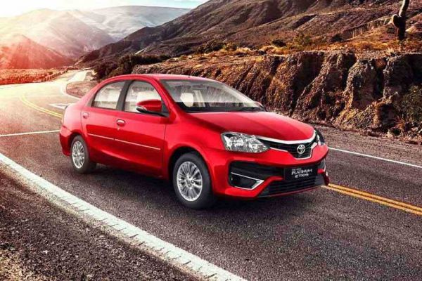 Front 1/4 left Image of Platinum Etios