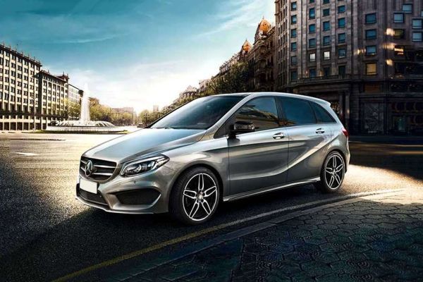 Front 1/4 left Image of B-Class