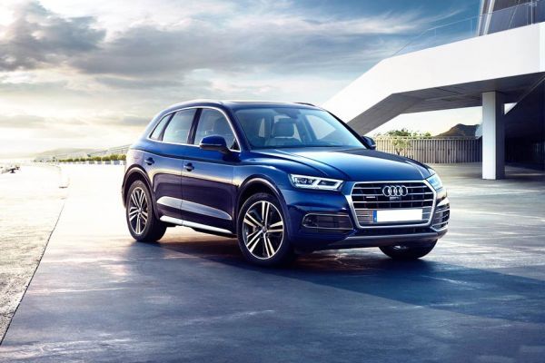 Front 1/4 left Image of Q5