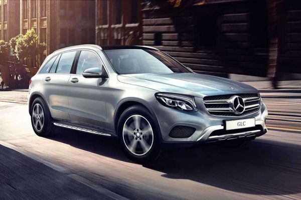 Front 1/4 left Image of GLC