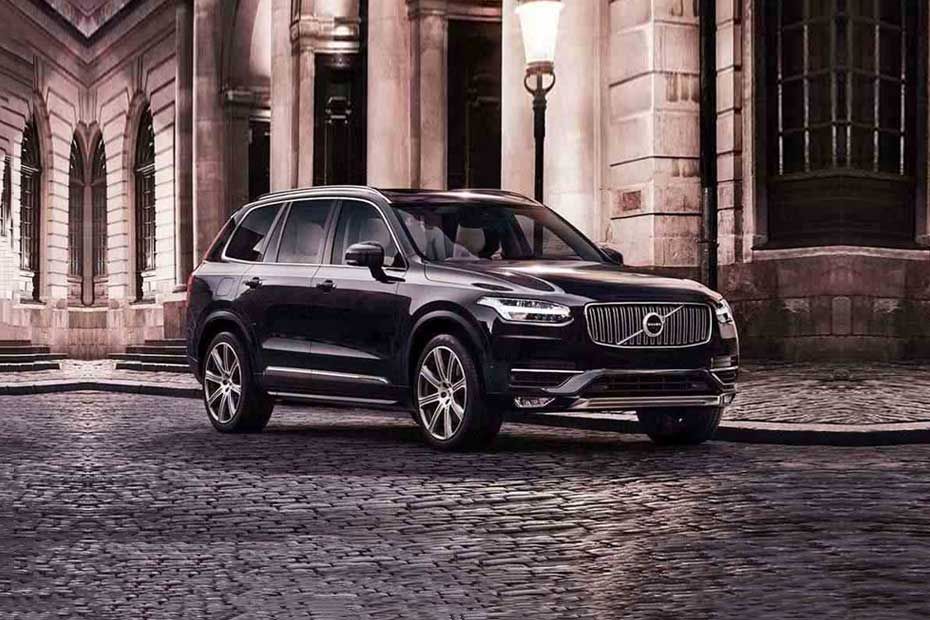 Front 1/4 left Image of XC90