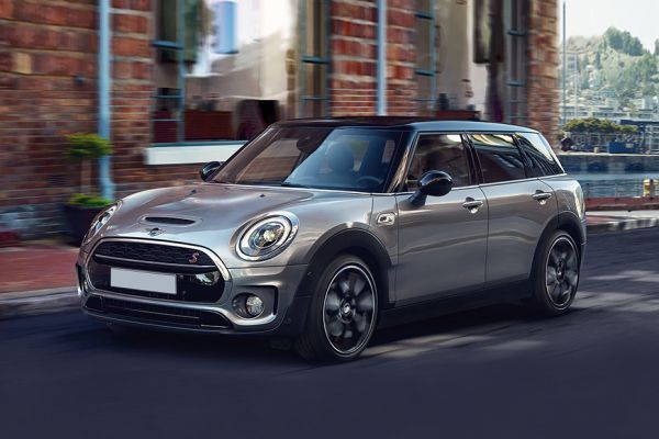 Front 1/4 left Image of Clubman