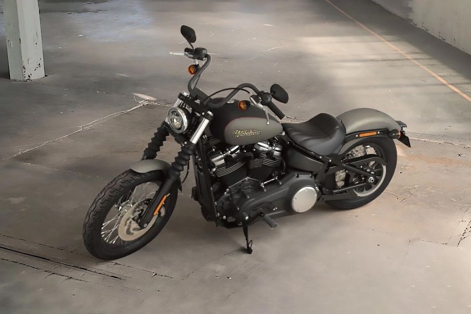 Front Left View of Street Bob