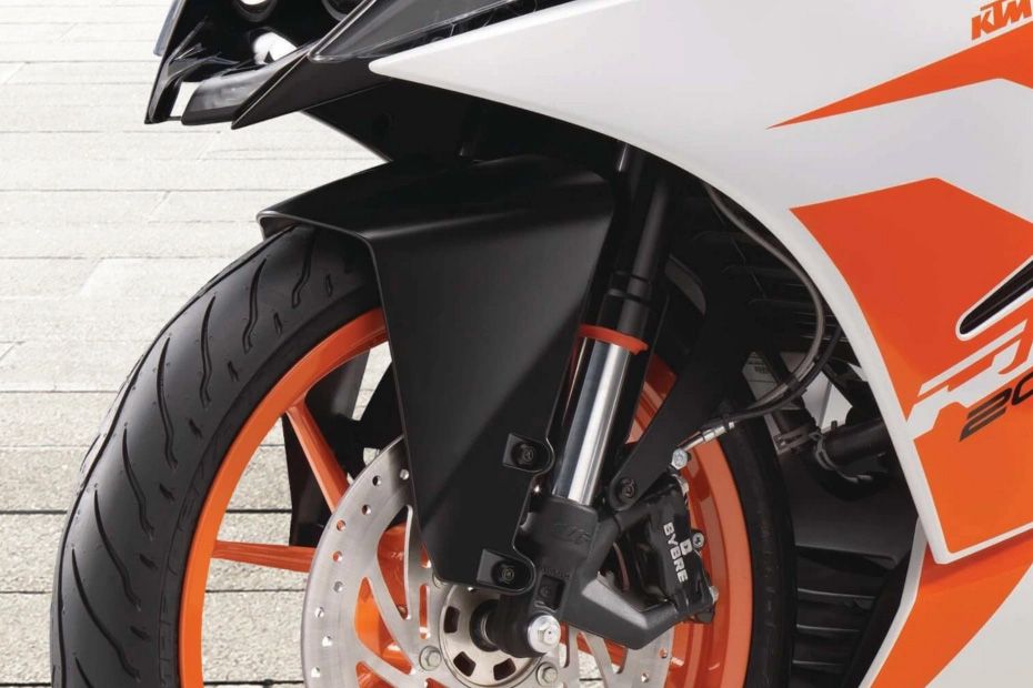 Front Mudguard & Suspension of RC 200