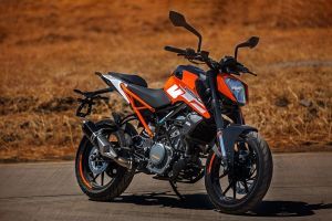 New 2023 KTM Duke 250  Ride Review  Price  First in Tamil   YouTube