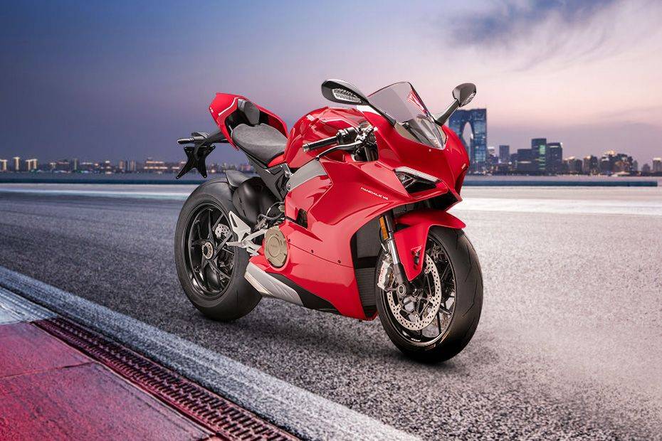 Front Right View of Panigale V4