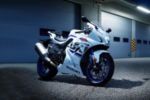 Front Right View of GSX R1000R
