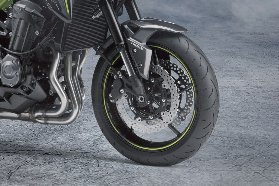 Front Tyre View of Z900